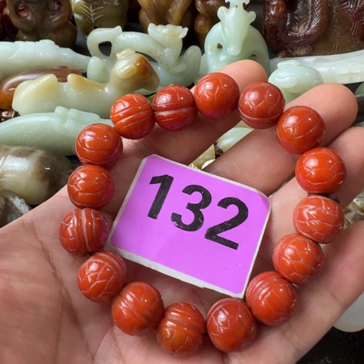 用***哥玛瑙/玉髓颈饰未镶嵌