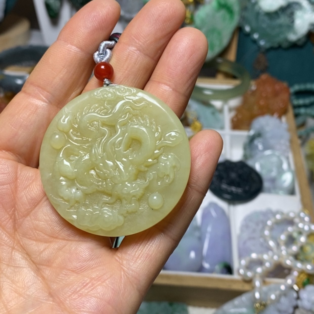 【闪购商品】翡翠吊坠(赠链)未镶嵌