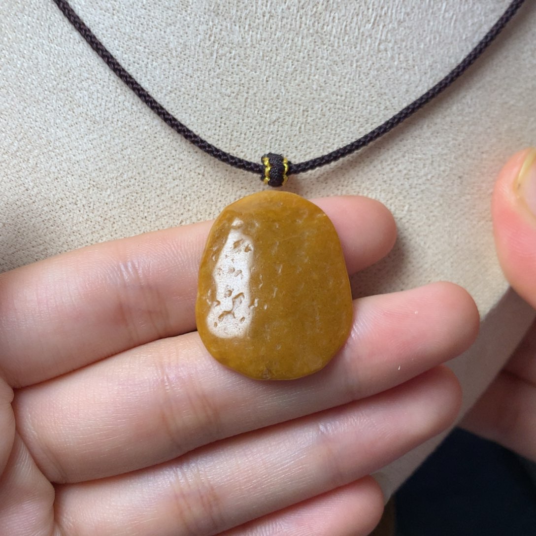 翡翠颈饰未镶嵌吊坠