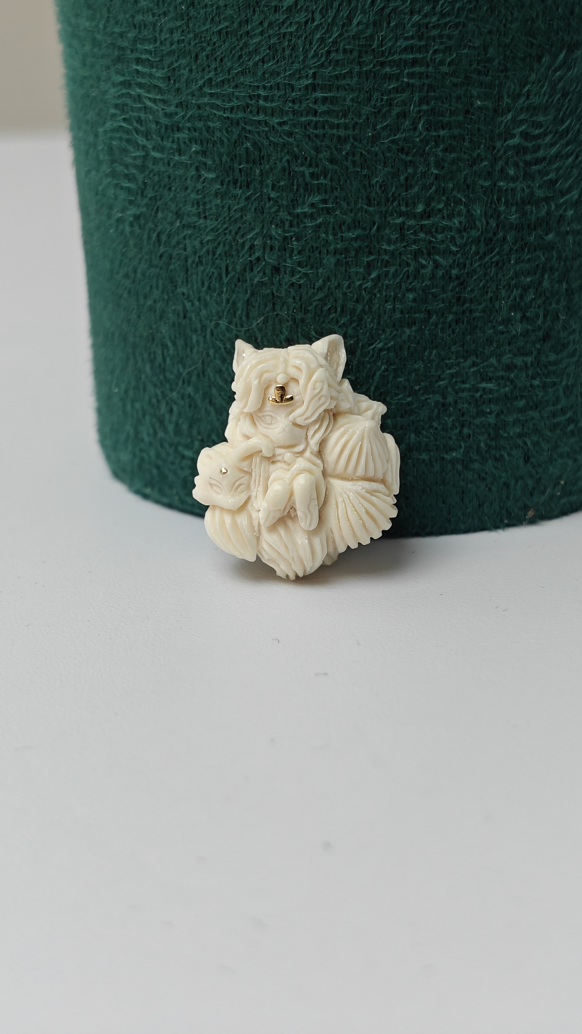 【青瑜文玩】天然猛犸牙一等冰芯料 18K镶嵌【涂山凤九】