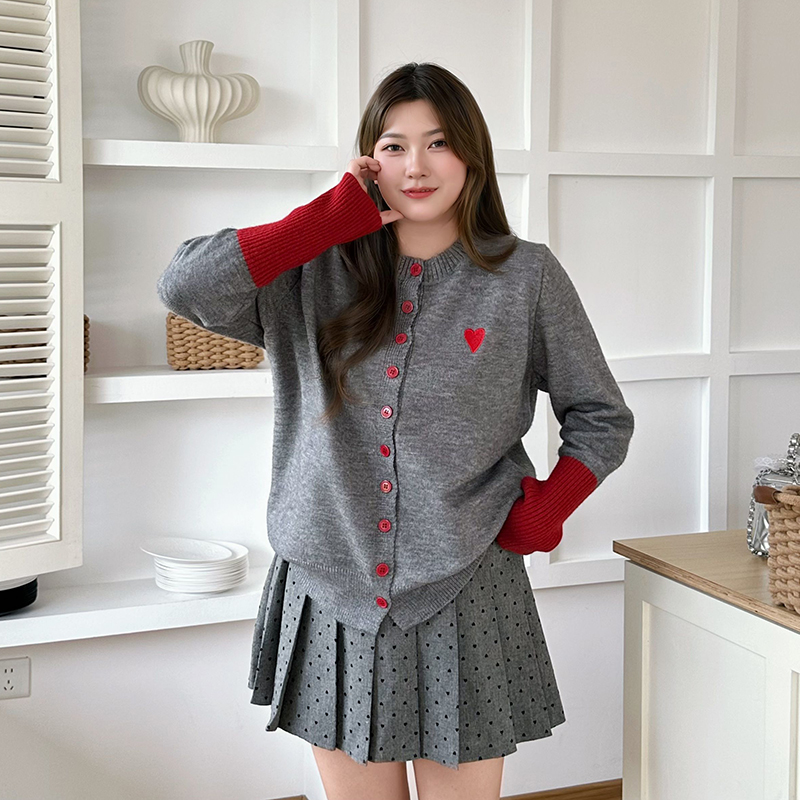 大码胖mm秋季新品改良正肩拼色刺绣毛衣外套长袖上衣韩版8037