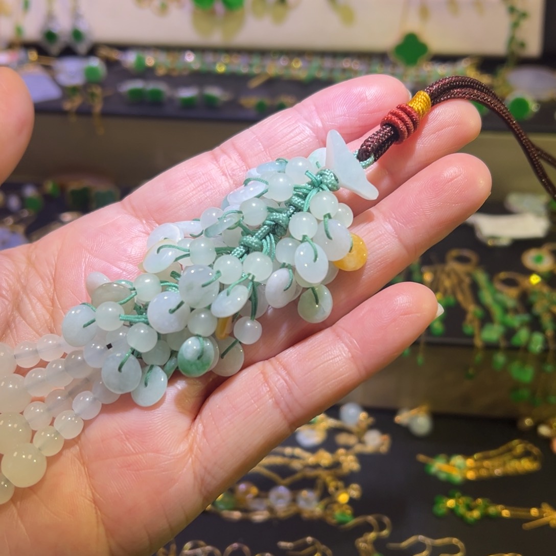 颈饰未镶嵌翡翠包挂