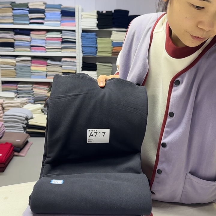 717号灰色海岛绒1米价格