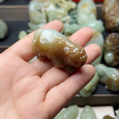 和田玉未镶嵌颈饰温*