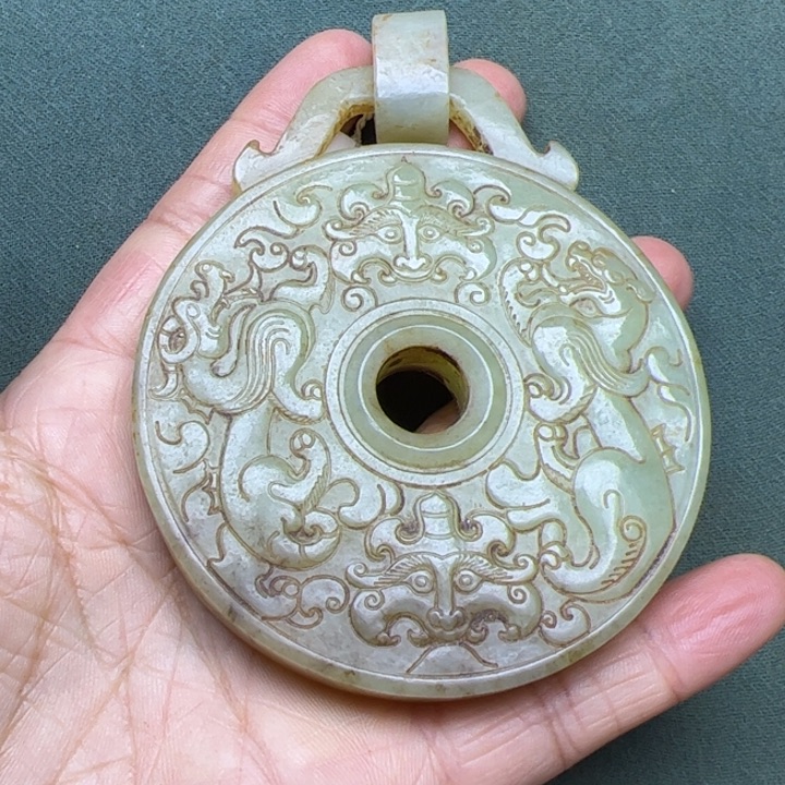 和田玉把件未镶嵌崔****播