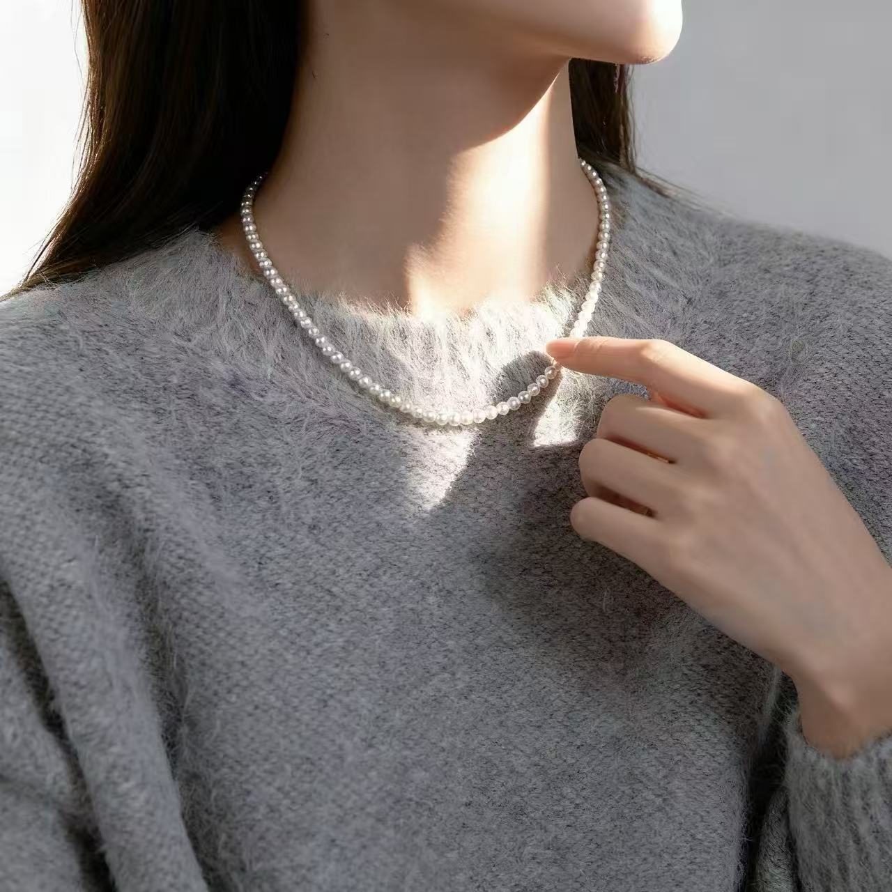 施家珍珠项链锁骨链颈链简约法式强光颈链毛衣链短款气质百搭秋冬