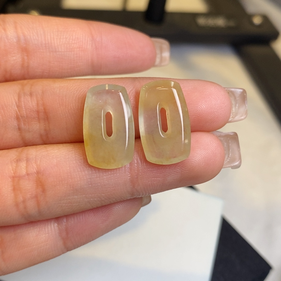 翡翠耳饰未镶嵌裸石方糖