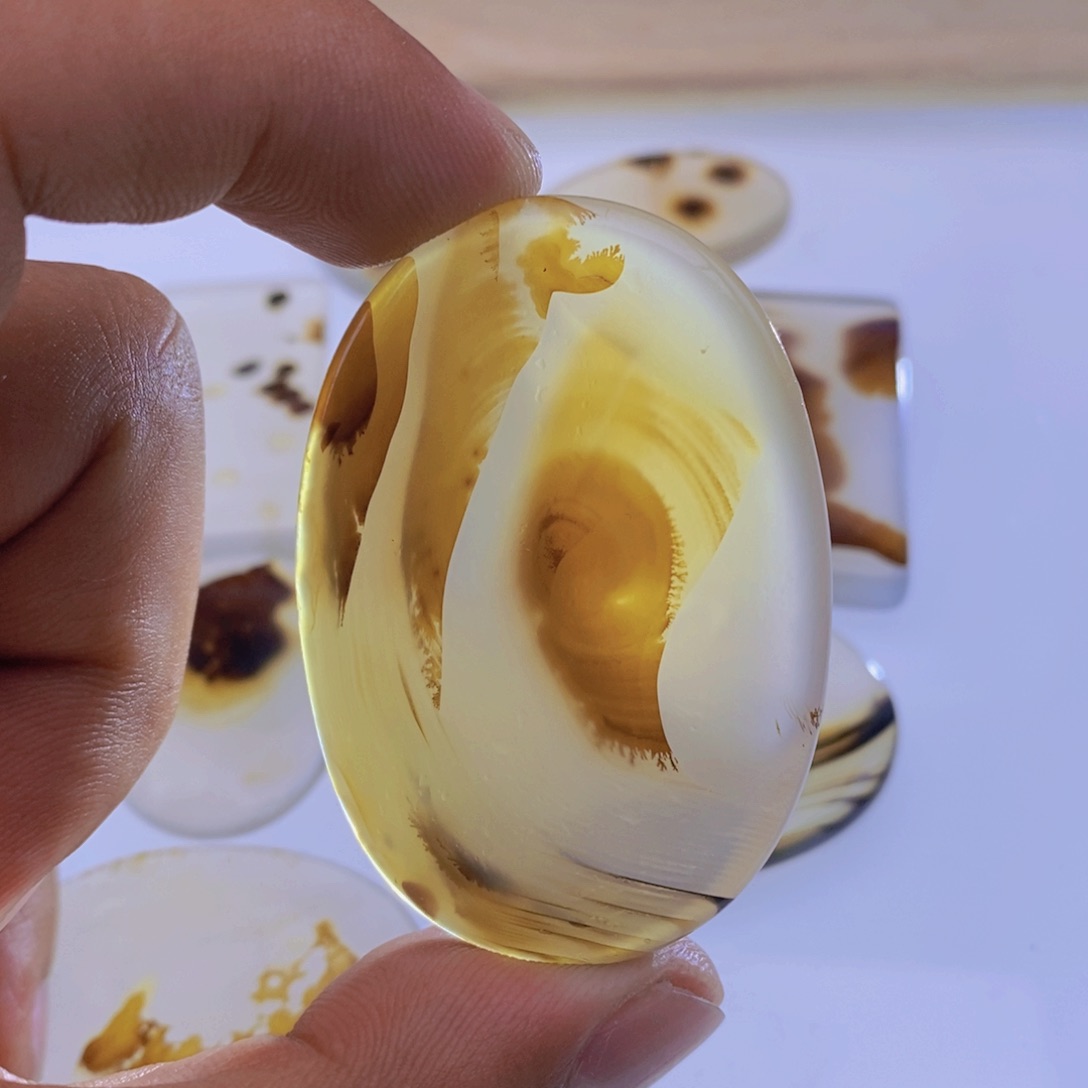 玛瑙/玉髓颈饰未镶嵌