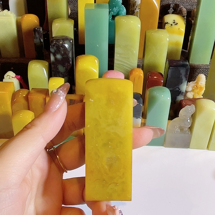 青田石老矿菜花黄