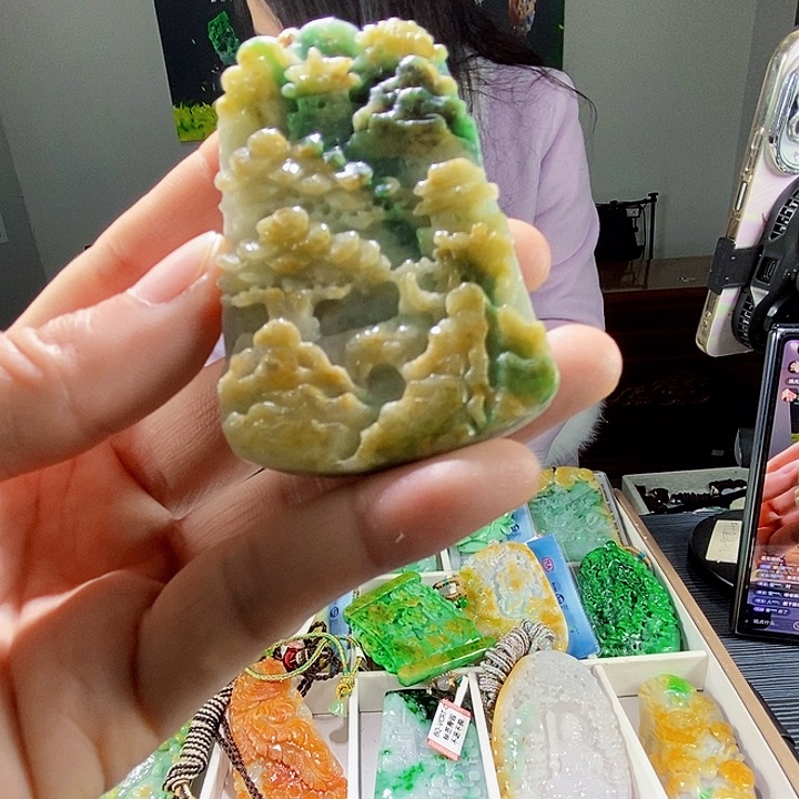 颈饰未镶嵌翡翠一
