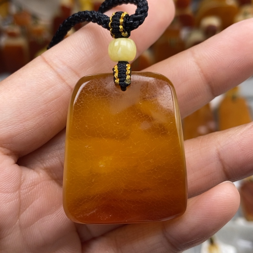 【闪购商品】琥珀颈饰未镶嵌