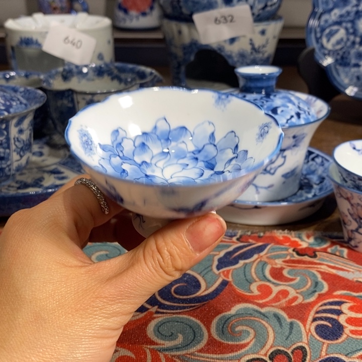 ****希青花瓷景德镇手绘蝴蝶莲花普洱杯