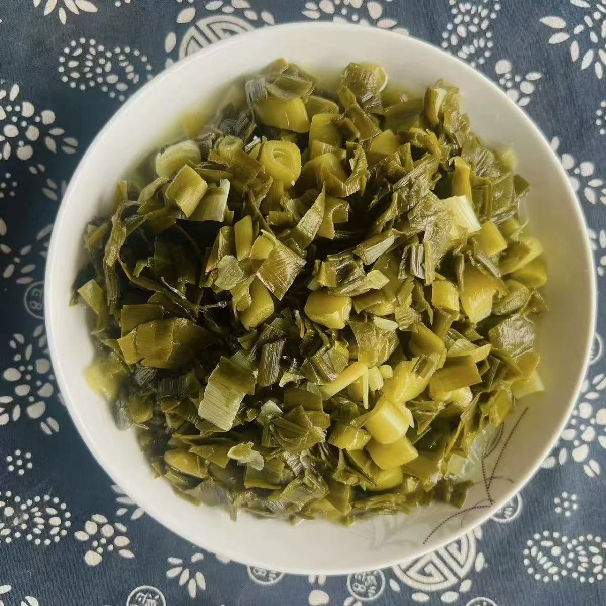 老坛手工腌制酸蒜苗叶农家古法泡菜开胃下饭菜