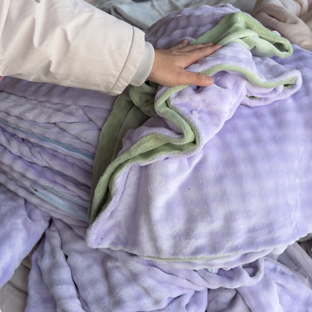 莱赛尔一米五绒被套（随机