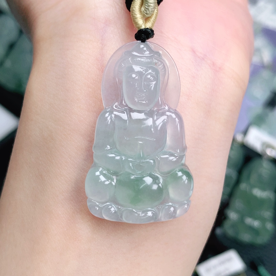 翡翠未镶嵌颈饰观音