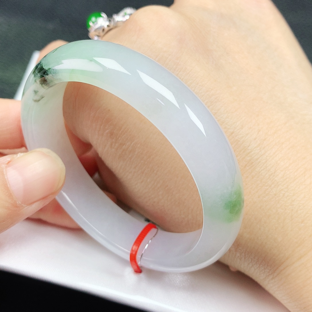 翡翠手镯未镶嵌51贵妃