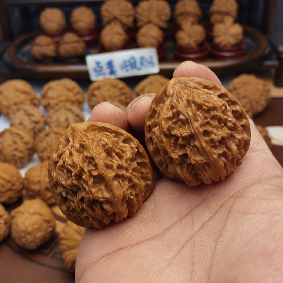 文玩核桃把件41尺 金麒麟 49克 1