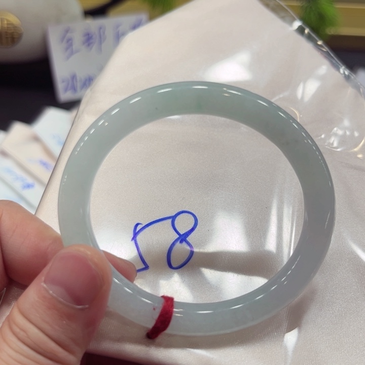 翡翠手镯未镶嵌54贵