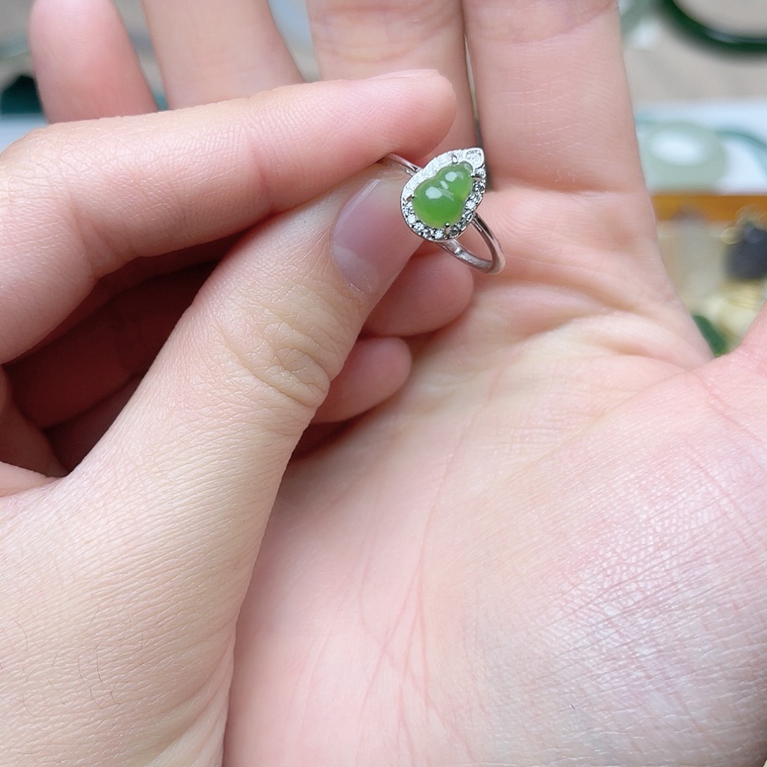 和田玉戒指。k k银S925镶嵌