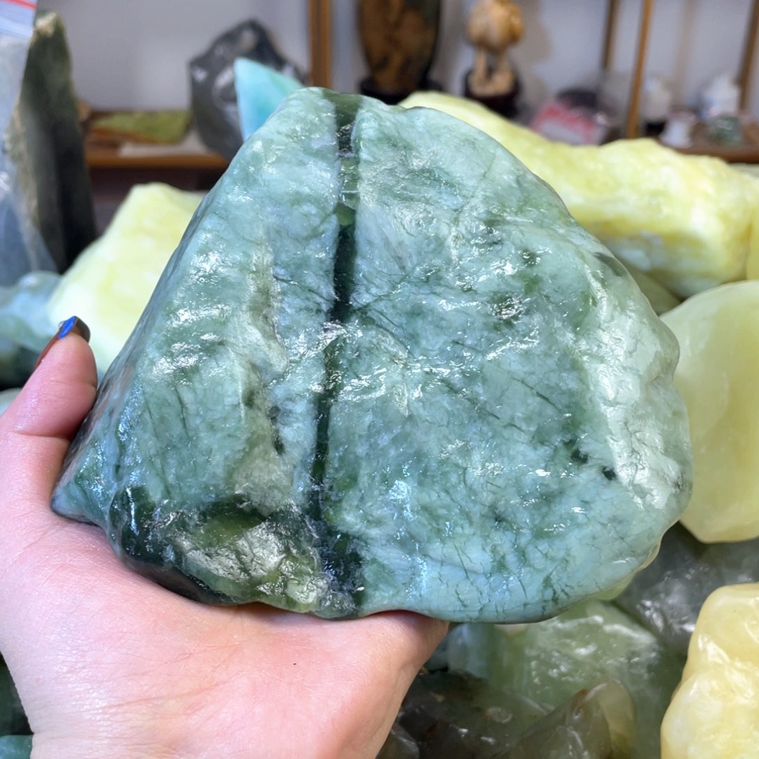 蛇纹石玉未镶嵌中国四大名玉简易