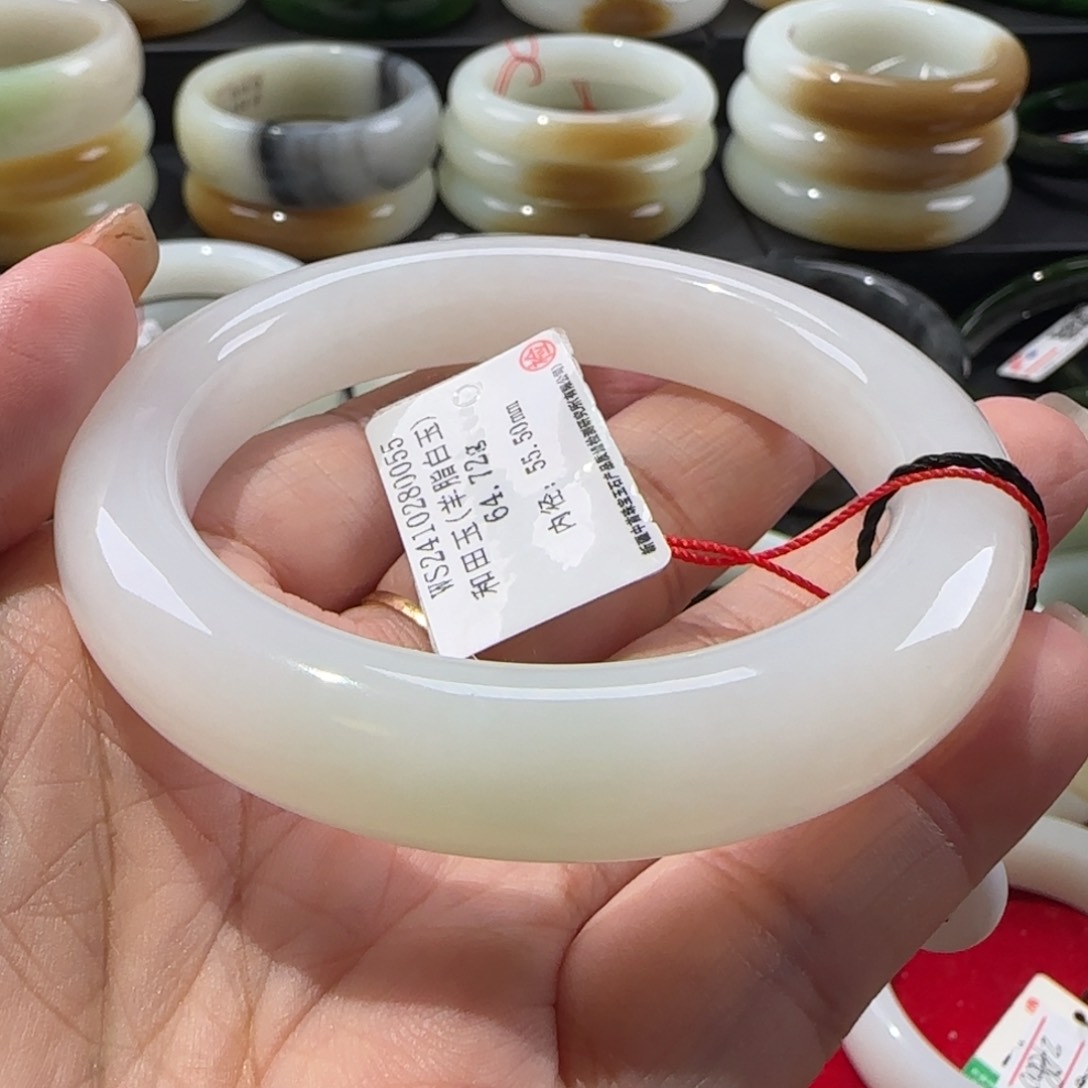 和田玉手镯未镶嵌