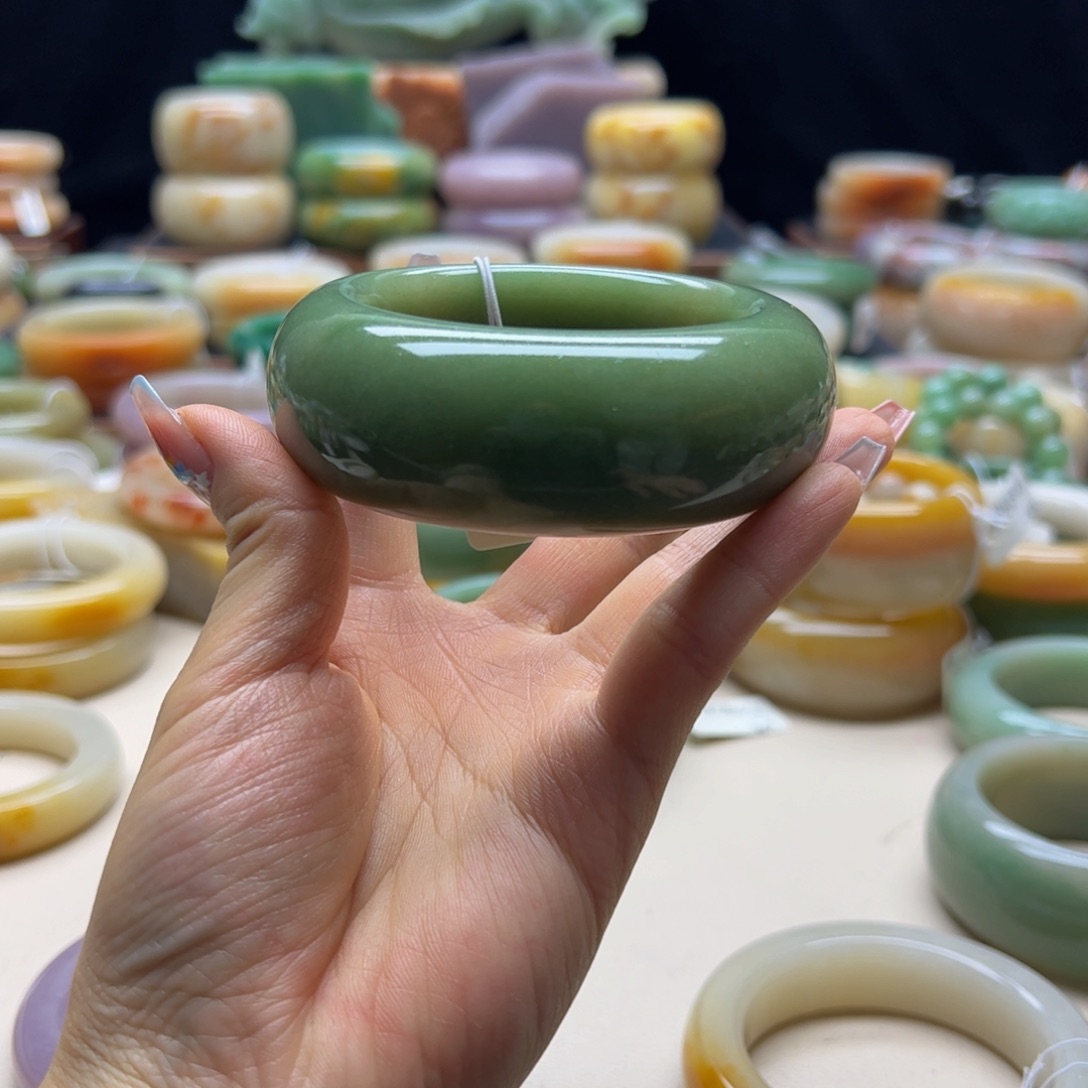 石英质玉未镶嵌手镯