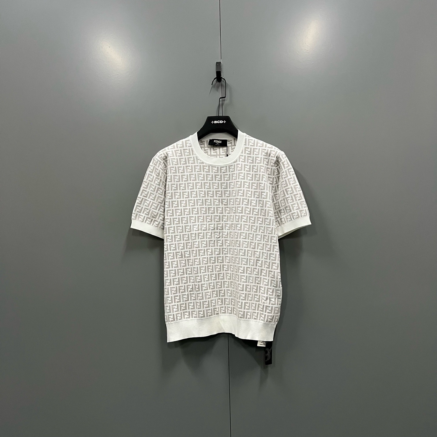 未使用 FENDI/芬迪 ab119 020861 满印FF针织短袖 50码