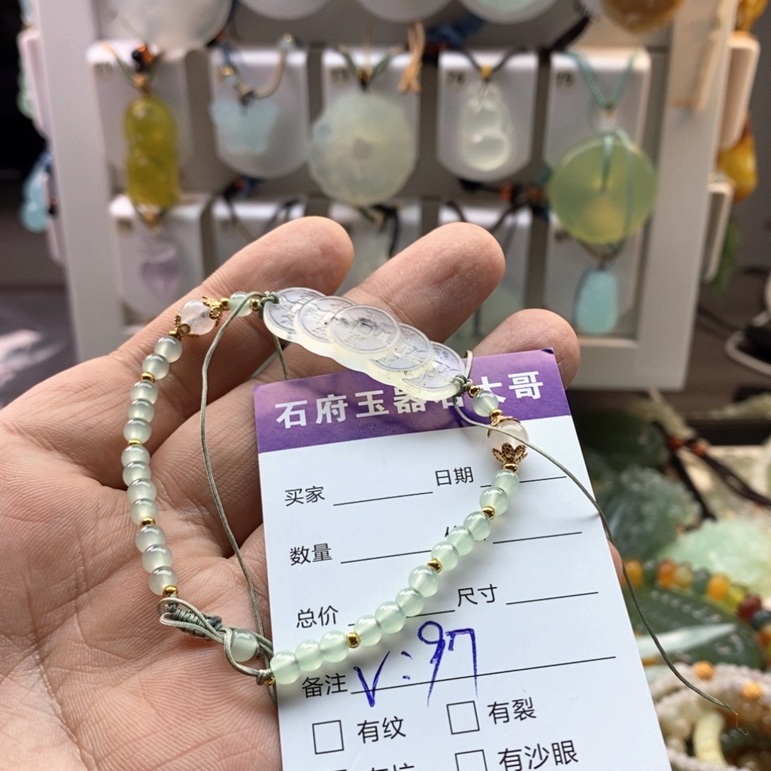未镶嵌蛇纹石玉颈饰