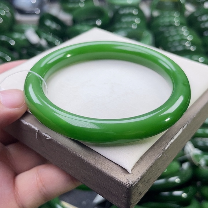 未镶嵌手镯和田玉（碧玉）