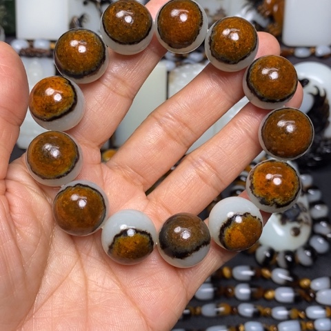 山***货和田玉未镶嵌手串