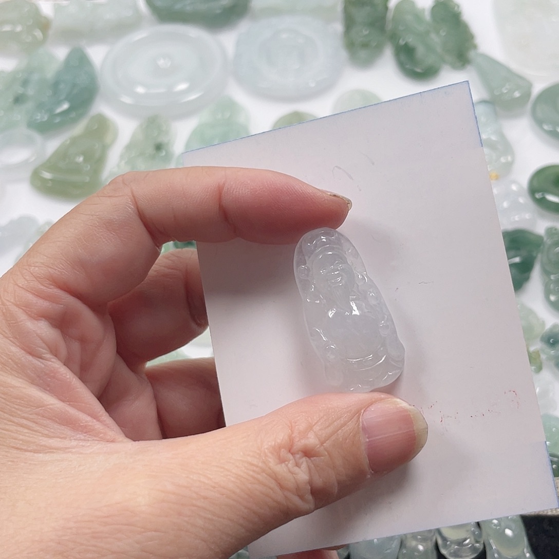 丽***姐翡翠未镶嵌颈饰冰财神