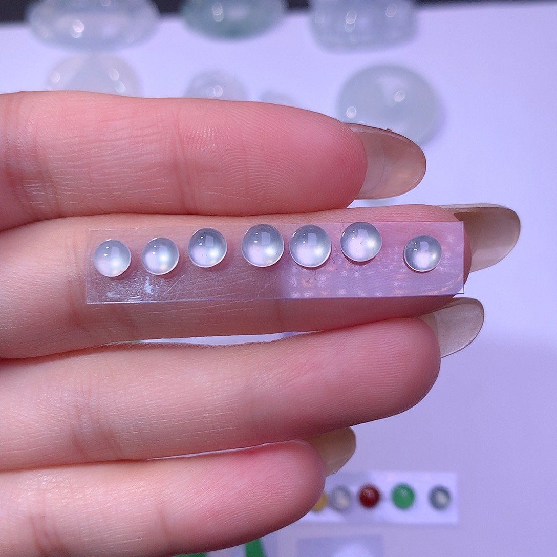 翡翠挂件未镶嵌蛋面一套