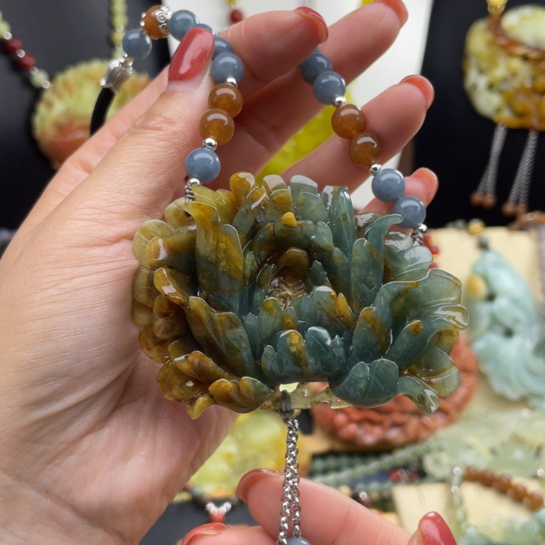 未镶嵌蛇纹石玉颈饰