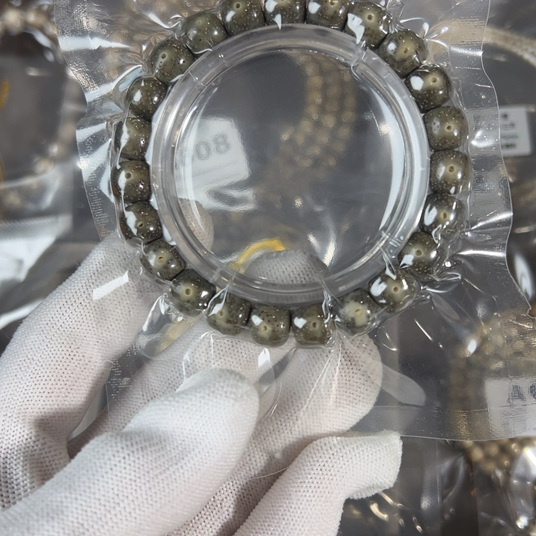 吊坠星月菩提10的有的星点凹陷，a1