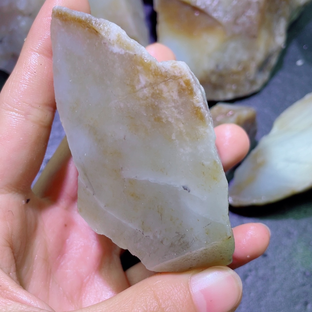 和田玉未镶嵌珠宝半成品