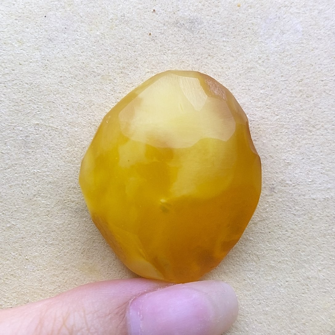 莹***未镶嵌定制琥珀陈