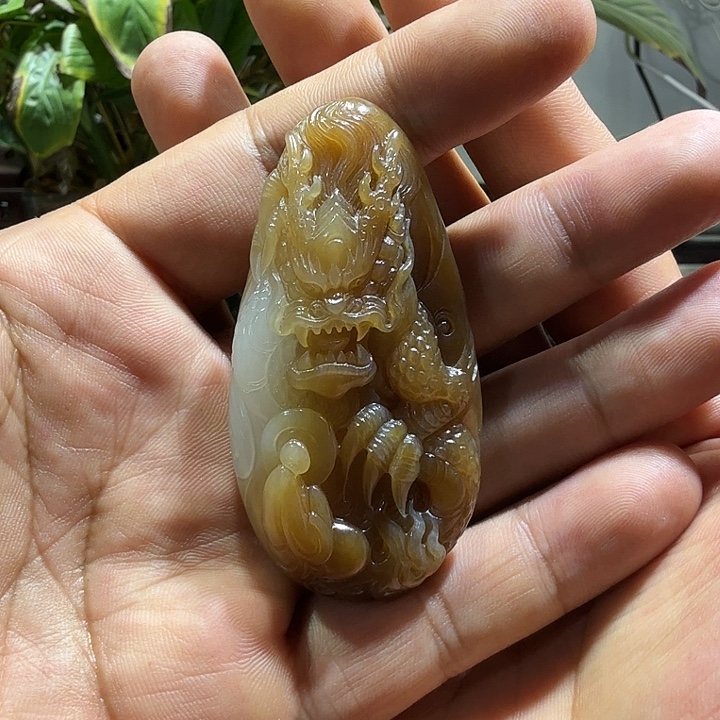 颈饰未镶嵌和田玉（糖玉）