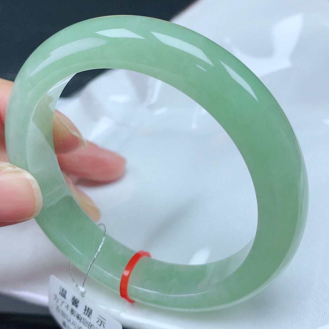 翡翠手镯未镶嵌55+圈