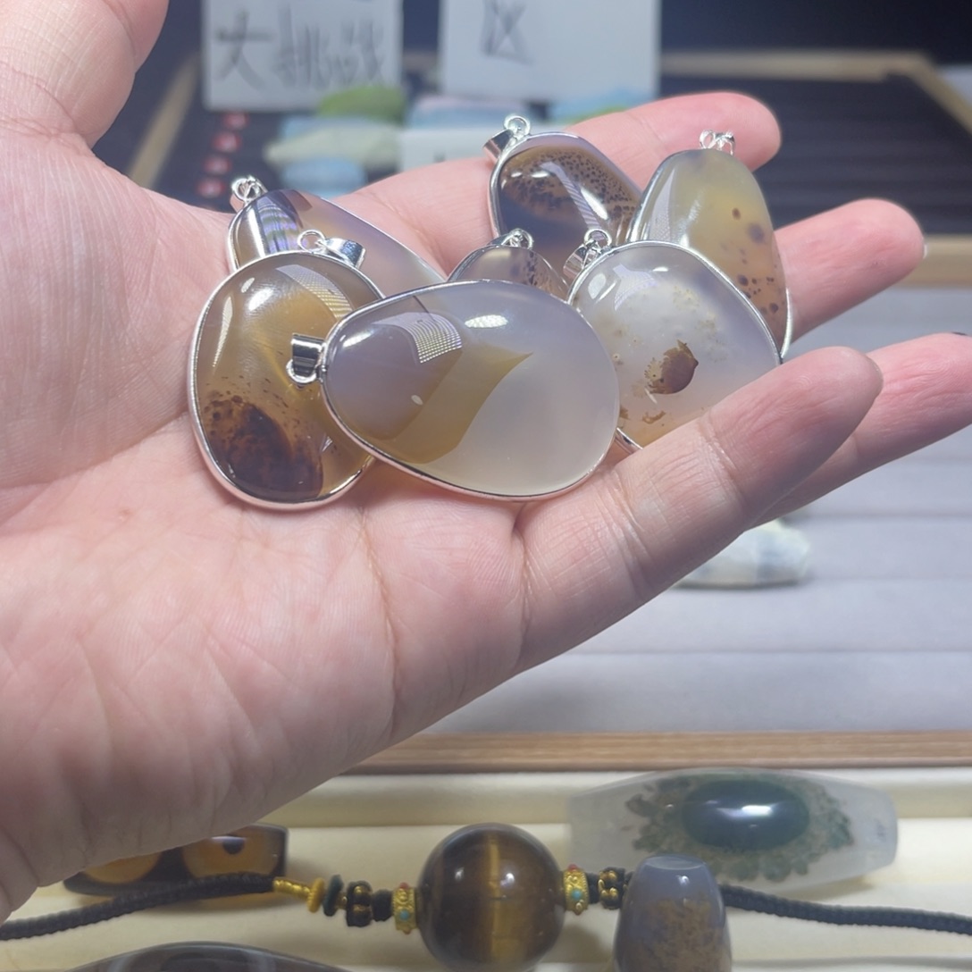 玛瑙/玉髓合金颈饰