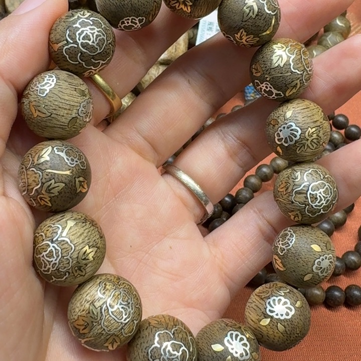 大叶紫檀（黑酸枝木类）