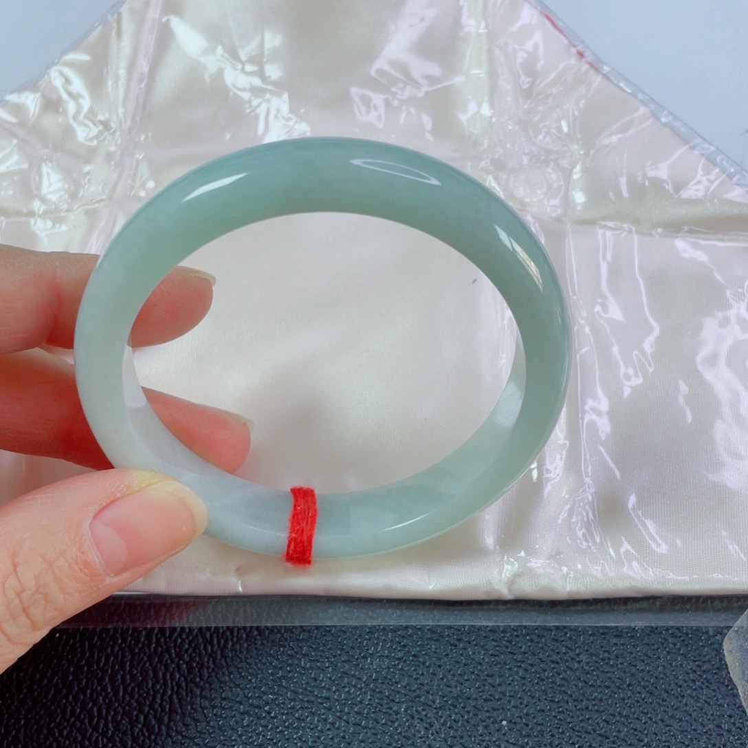 柳***柳翡翠未镶嵌手镯天然