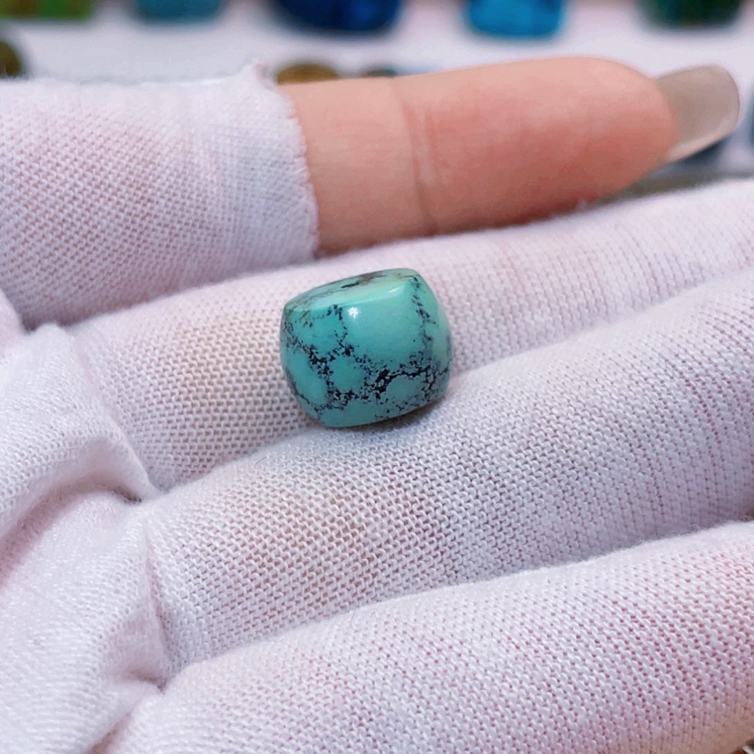 绿松石未镶嵌饰品