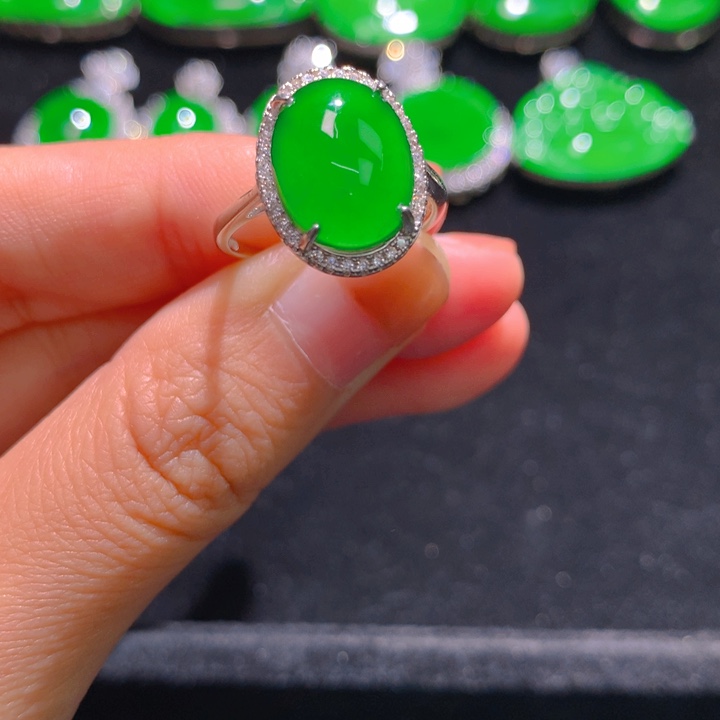 翡翠银S925镶嵌戒指一个