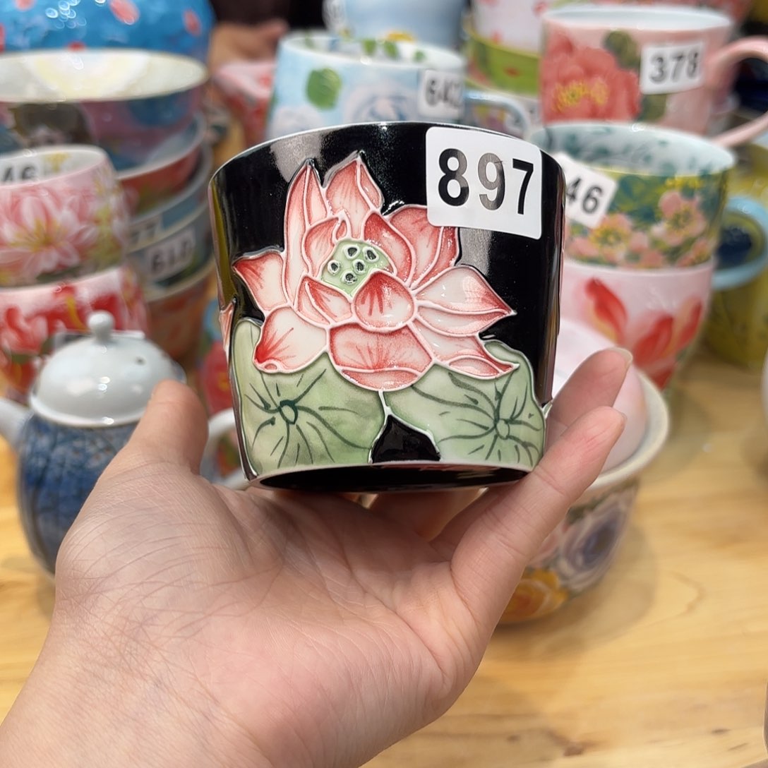 瓷片兔兔好可爱呀打