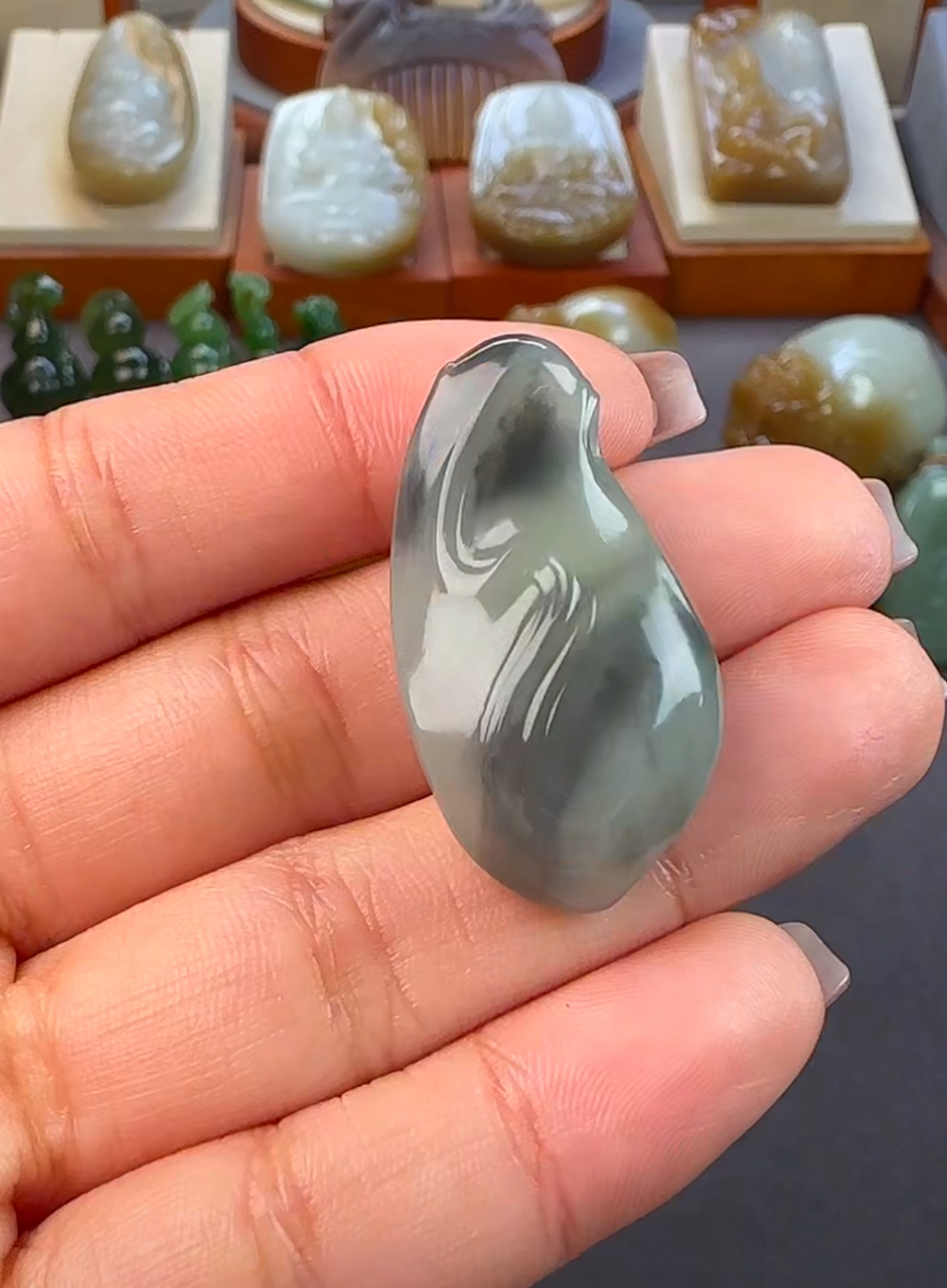 卞玉坊和田玉吊坠