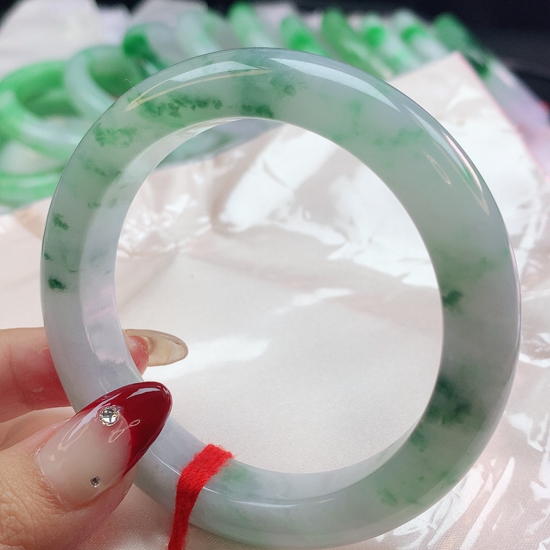 翡翠手镯未镶嵌正圈57