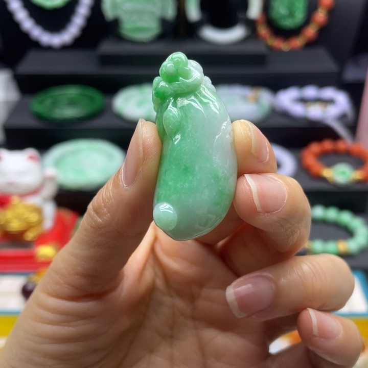 翡翠未镶嵌颈饰翡翠福瓜