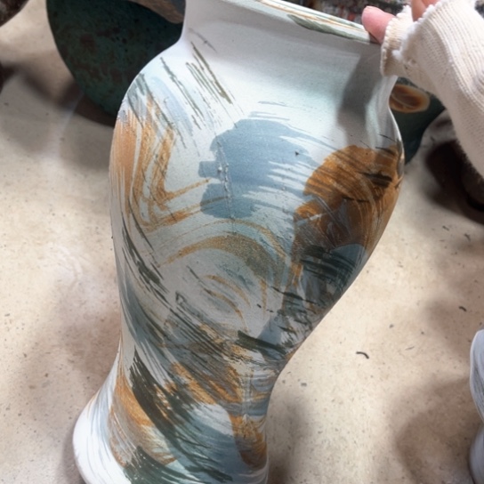 罐默认微瑕，有孔编号16-48