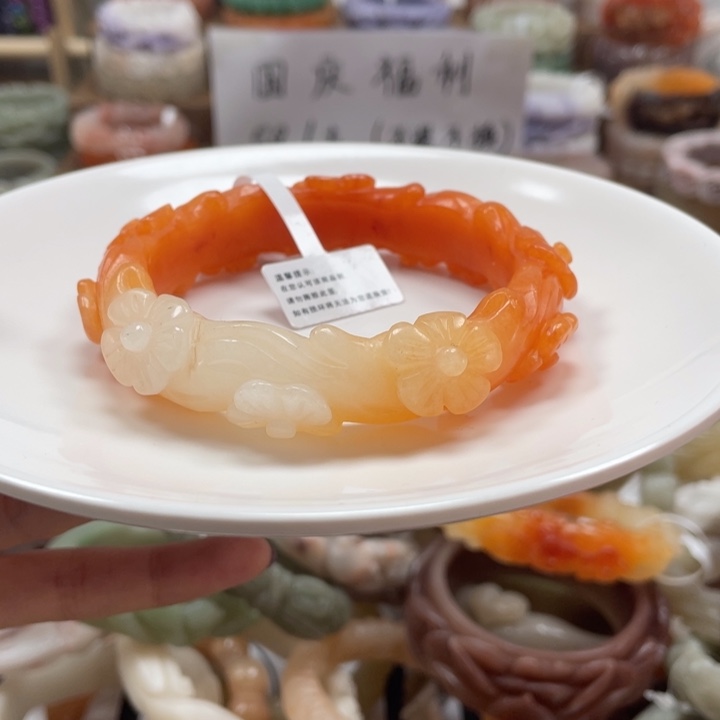 各***好未镶嵌手镯石英质玉