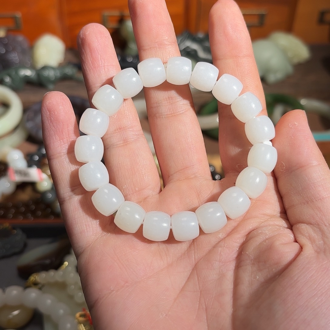 和田玉手串未镶嵌海**月